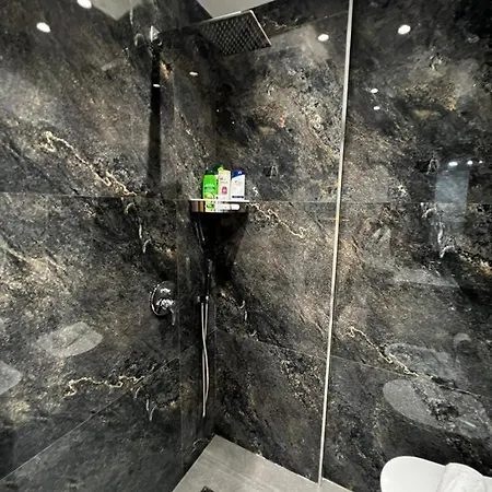 Coastal Deluxe Apartment