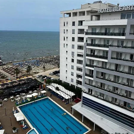 Апартаменты Coastal Deluxe *